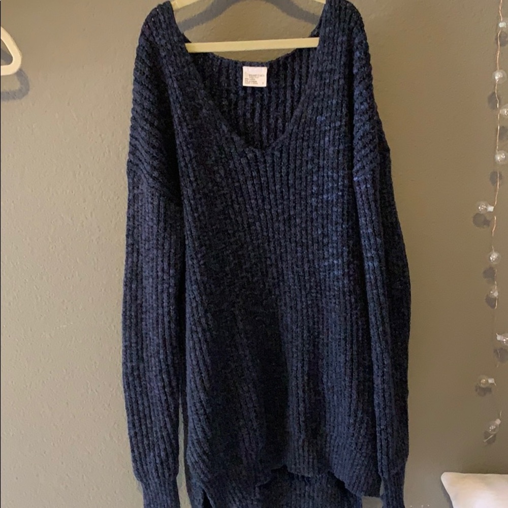 tillys v neck sweater